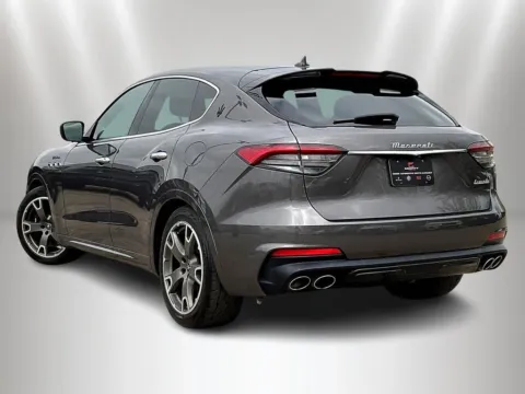 More photos of 2023 Maserati Levante Modena at Maserati Alfa Romeo of Naperville, IL