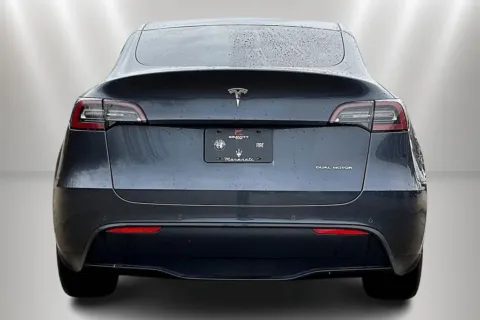 More photos of 2020 Tesla Model Y Long Range at Maserati Alfa Romeo of Naperville, IL