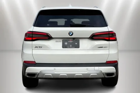 More photos of 2023 BMW X5 xDrive40i at Maserati Alfa Romeo of Naperville, IL