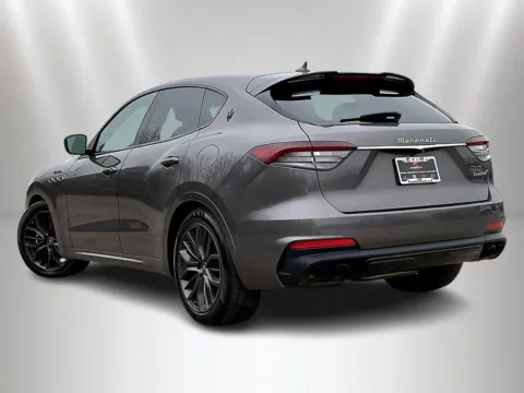 More photos of 2022 Maserati Levante Modena at Maserati Alfa Romeo of Naperville, IL