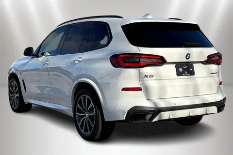 More photos of 2022 BMW X5 xDrive40i at Maserati Alfa Romeo of Naperville, IL
