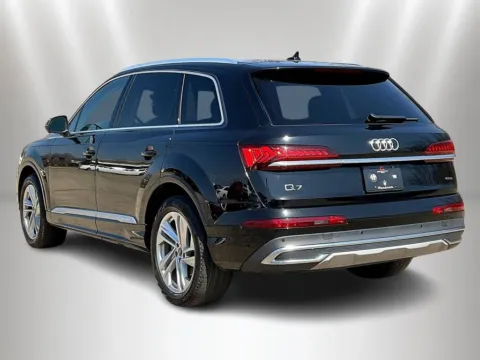 More photos of 2023 Audi Q7 55 Premium Plus at Maserati Alfa Romeo of Naperville, IL