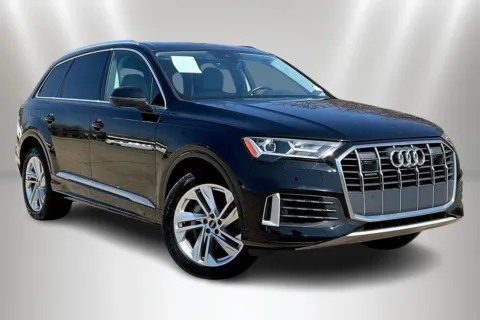 Another view of 2023 Audi Q7 55 Premium Plus for sale in Naperville, IL at Maserati Alfa Romeo of Naperville