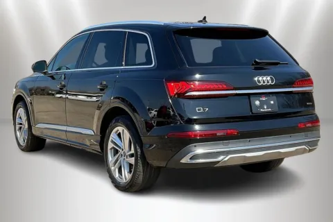 More photos of 2023 Audi Q7 55 Premium Plus at Maserati Alfa Romeo of Naperville, IL