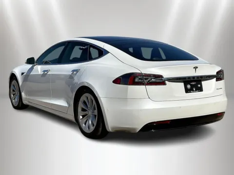 More photos of 2019 Tesla Model S Long Range at Maserati Alfa Romeo of Naperville, IL