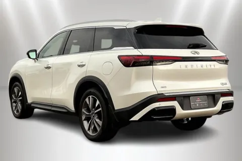 More photos of 2023 INFINITI QX60 LUXE at Maserati Alfa Romeo of Naperville, IL