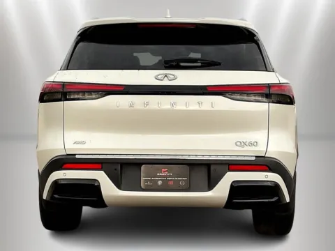 More photos of 2023 INFINITI QX60 LUXE at Maserati Alfa Romeo of Naperville, IL