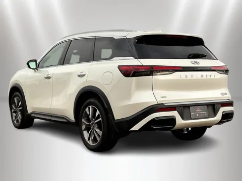 More photos of 2023 INFINITI QX60 LUXE at Maserati Alfa Romeo of Naperville, IL