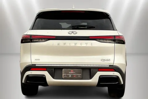 More photos of 2023 INFINITI QX60 LUXE at Maserati Alfa Romeo of Naperville, IL