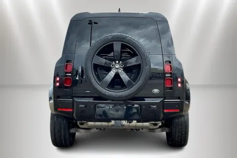 More photos of 2023 Land Rover Defender 110 X-Dynamic SE at Maserati Alfa Romeo of Naperville, IL