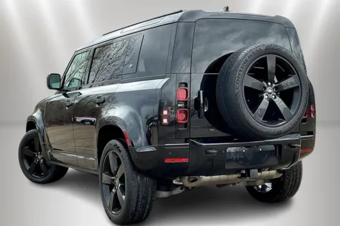 More photos of 2023 Land Rover Defender 110 X-Dynamic SE at Maserati Alfa Romeo of Naperville, IL