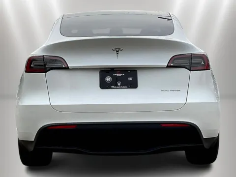 More photos of 2024 Tesla Model Y Long Range at Maserati Alfa Romeo of Naperville, IL
