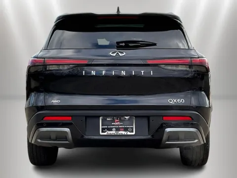 More photos of 2022 INFINITI QX60 LUXE at Maserati Alfa Romeo of Naperville, IL