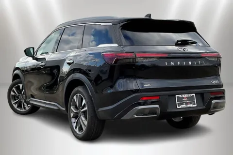 More photos of 2022 INFINITI QX60 LUXE at Maserati Alfa Romeo of Naperville, IL