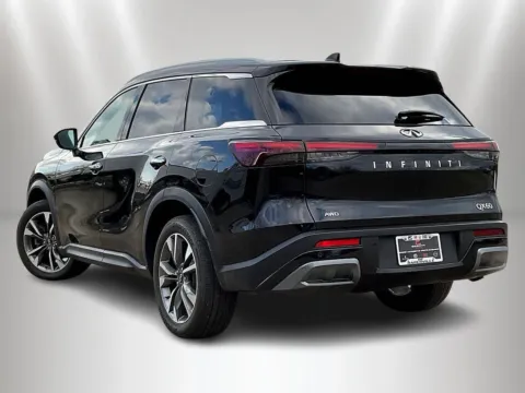 More photos of 2022 INFINITI QX60 LUXE at Maserati Alfa Romeo of Naperville, IL