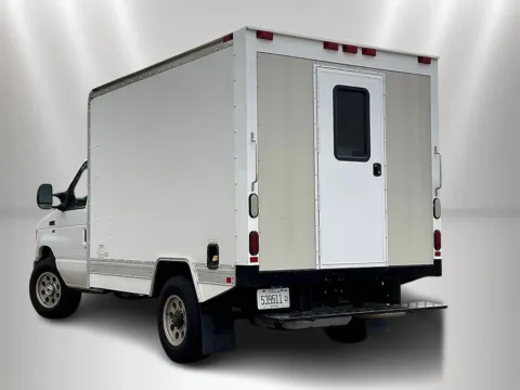 More photos of 2016 Ford E-350SD at Maserati Alfa Romeo of Naperville, IL