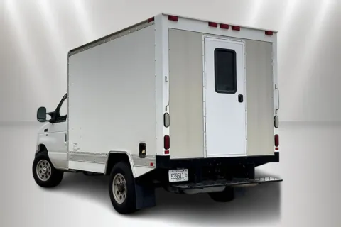 More photos of 2016 Ford E-350SD at Maserati Alfa Romeo of Naperville, IL