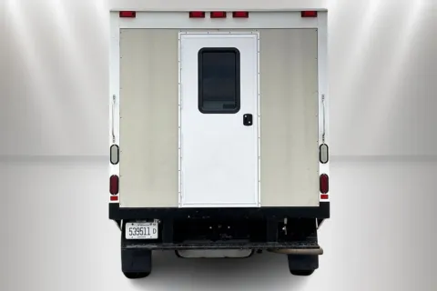 More photos of 2016 Ford E-350SD at Maserati Alfa Romeo of Naperville, IL