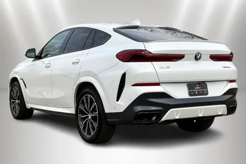 More photos of 2022 BMW X6 xDrive40i at Maserati Alfa Romeo of Naperville, IL