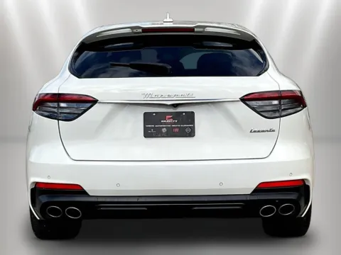 More photos of 2023 Maserati Levante Modena at Maserati Alfa Romeo of Naperville, IL
