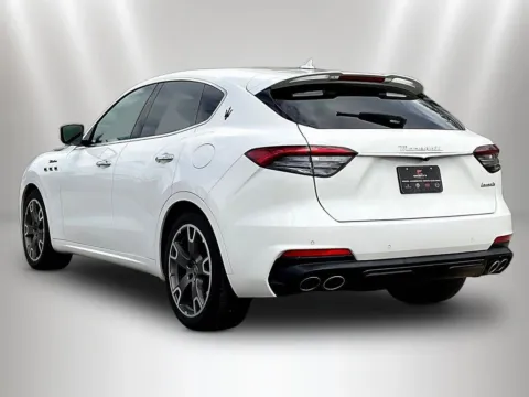More photos of 2023 Maserati Levante Modena at Maserati Alfa Romeo of Naperville, IL
