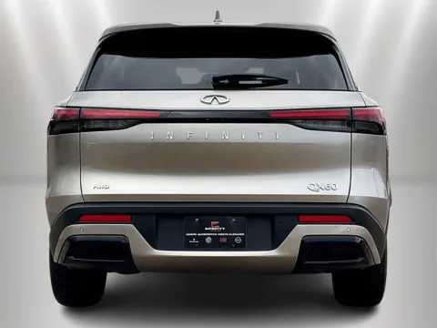 More photos of 2023 INFINITI QX60 LUXE at Maserati Alfa Romeo of Naperville, IL