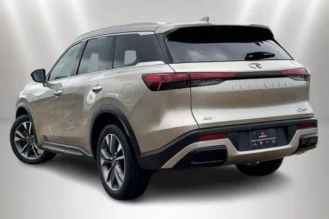 More photos of 2023 INFINITI QX60 LUXE at Maserati Alfa Romeo of Naperville, IL