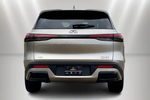 More photos of 2023 INFINITI QX60 LUXE at Maserati Alfa Romeo of Naperville, IL