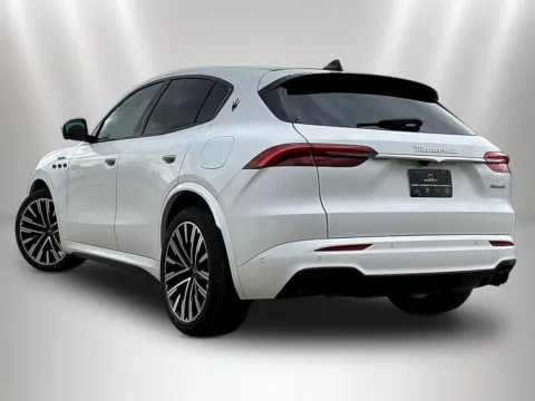 More photos of 2023 Maserati Grecale Modena at Maserati Alfa Romeo of Naperville, IL