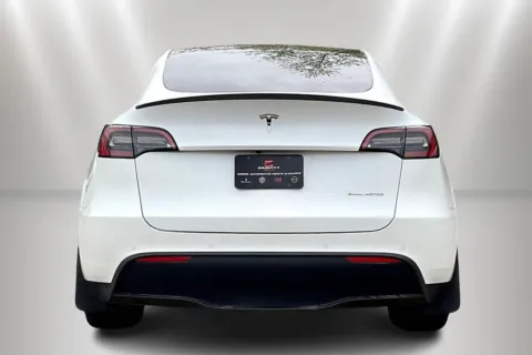 More photos of 2022 Tesla Model Y Long Range at Maserati Alfa Romeo of Naperville, IL