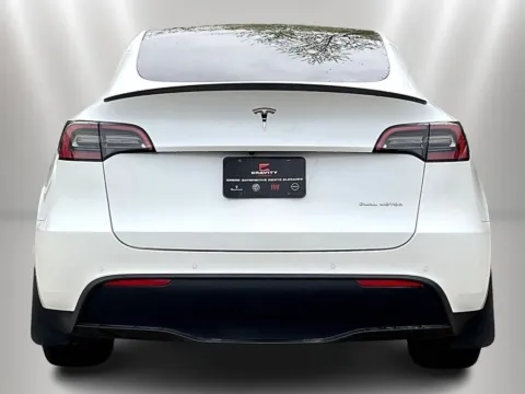 More photos of 2022 Tesla Model Y Long Range at Maserati Alfa Romeo of Naperville, IL