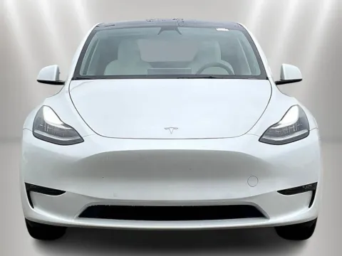 Photos of 2022 Tesla Model Y Long Range for sale in Naperville, IL at Maserati Alfa Romeo of Naperville