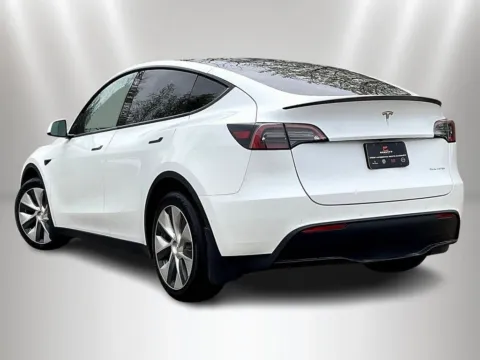 More photos of 2022 Tesla Model Y Long Range at Maserati Alfa Romeo of Naperville, IL