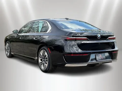 More photos of 2023 BMW i7 xDrive60 at Maserati Alfa Romeo of Naperville, IL