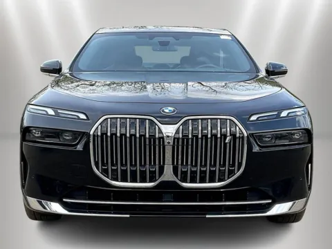 Photos of 2023 BMW i7 xDrive60 for sale in Naperville, IL at Maserati Alfa Romeo of Naperville