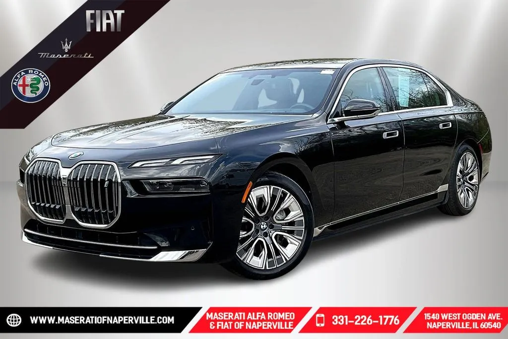 Black 2023 BMW i7 xDrive60 for sale in Naperville, IL