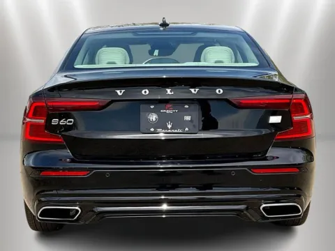 More photos of 2022 Volvo S60 Recharge Plug-In Hybrid T8 R-Design Expression at Maserati Alfa Romeo of Naperville, IL