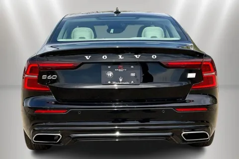 More photos of 2022 Volvo S60 Recharge Plug-In Hybrid T8 R-Design Expression at Maserati Alfa Romeo of Naperville, IL