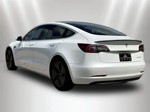 More photos of 2020 Tesla Model 3 Long Range at Maserati Alfa Romeo of Naperville, IL