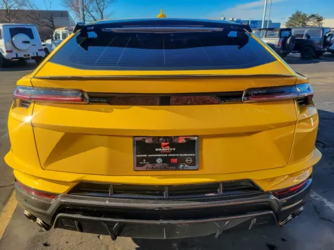 More photos of 2023 Lamborghini Urus Performante at Maserati Alfa Romeo of Naperville, IL