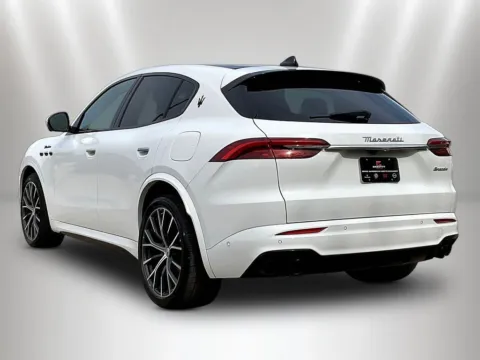 More photos of 2023 Maserati Grecale Modena at Maserati Alfa Romeo of Naperville, IL
