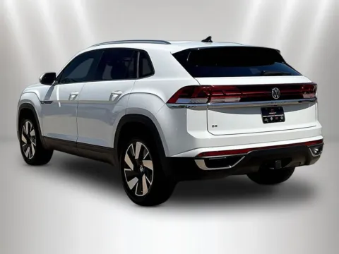 More photos of 2025 Volkswagen Atlas Cross Sport 2.0T SE w/Technology at Maserati Alfa Romeo of Naperville, IL