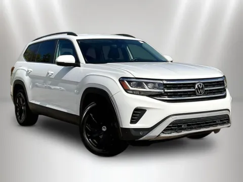 Another view of 2022 Volkswagen Atlas 3.6L V6 SE w/Technology for sale in Naperville, IL at Maserati Alfa Romeo of Naperville