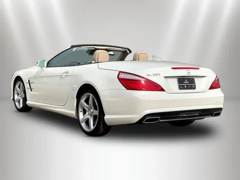 More photos of 2016 Mercedes-Benz SL-Class SL 550 at Maserati Alfa Romeo of Naperville, IL