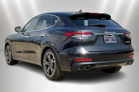 More photos of 2023 Maserati Levante Modena at Maserati Alfa Romeo of Naperville, IL