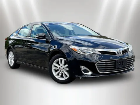 Another view of 2015 Toyota Avalon XLE Premium for sale in Naperville, IL at Maserati Alfa Romeo of Naperville