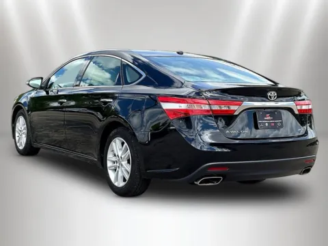 More photos of 2015 Toyota Avalon XLE Premium at Maserati Alfa Romeo of Naperville, IL