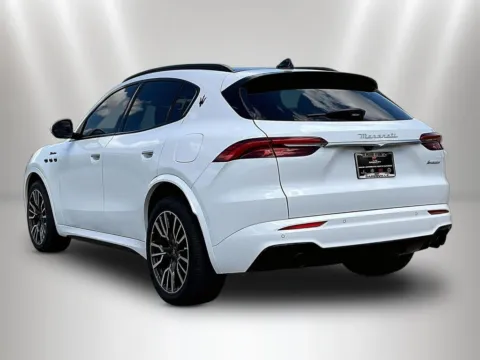 More photos of 2023 Maserati Grecale Modena at Maserati Alfa Romeo of Naperville, IL