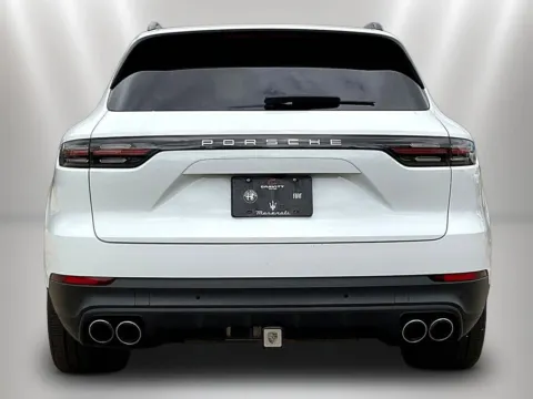 More photos of 2022 Porsche Cayenne at Maserati Alfa Romeo of Naperville, IL