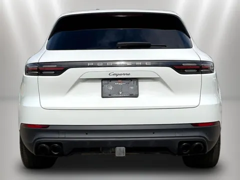 More photos of 2022 Porsche Cayenne at Maserati Alfa Romeo of Naperville, IL